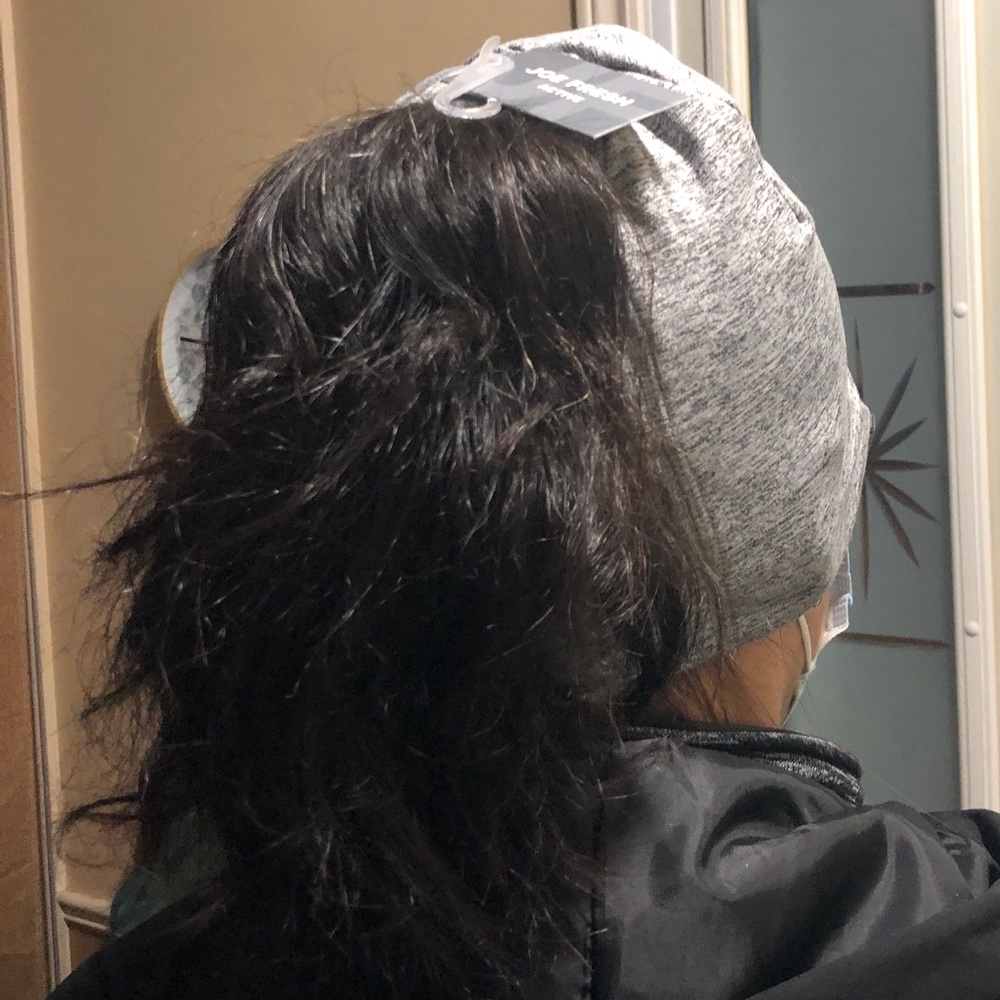 Ponytail Sport Tuque with Reflectors-black